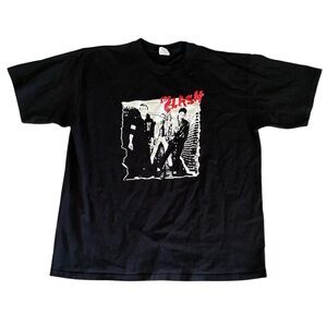 Yazbek men’s “The Clash” Black Graphic concert T-Shirt